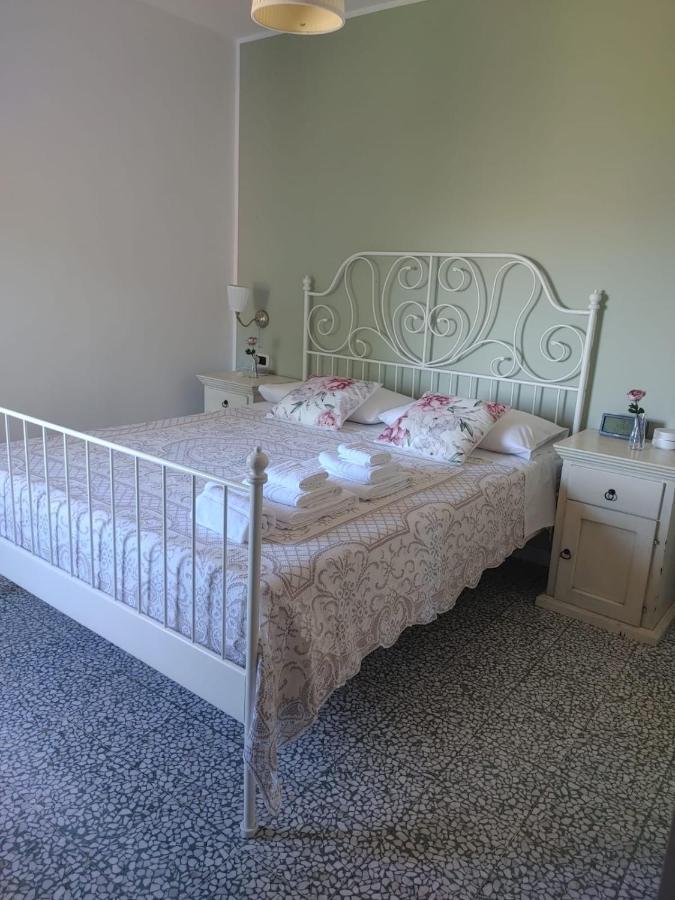 לינה וארוחת בוקר Baselice Borgo Sciugolo מראה חיצוני תמונה